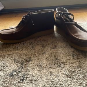 Mens Clark’s honeycomb dress shoes